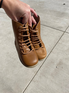 Tan Combats